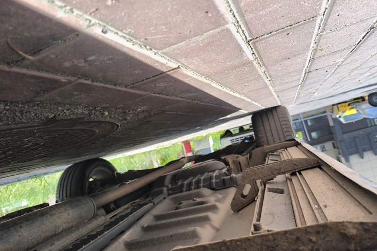 Used Ford Explorer 2013 3.5L Deluxe Model Chassis Front Right