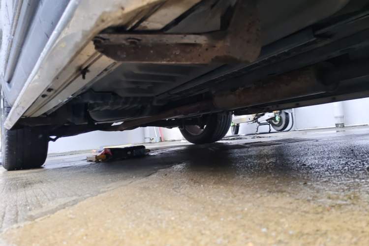 Used Ford Explorer 2013 3.5L Deluxe Model Chassis Front Right