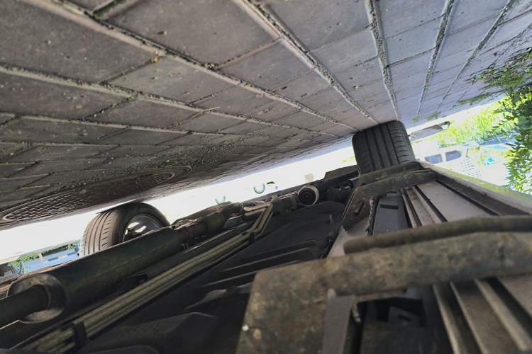 Used Ford Explorer 2013 3.5L Deluxe Model Chassis Rear Left