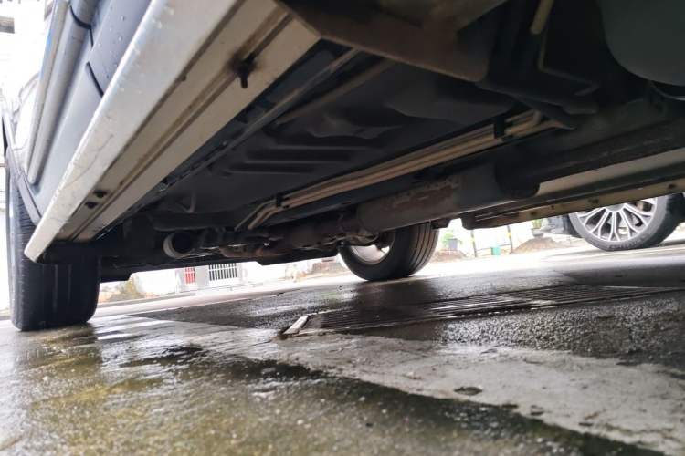 Used Ford Explorer 2013 3.5L Deluxe Model Chassis Rear Left