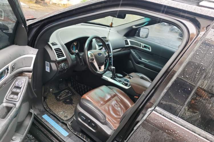 Used Ford Explorer 2013 3.5L Deluxe Model Driver Seat