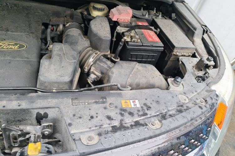 Used Ford Explorer 2013 3.5L Deluxe Model Engine Bay Left
