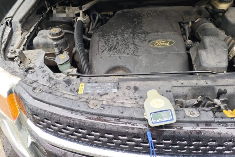 Used Ford Explorer 2013 3.5L Deluxe Model Engine Bay Right