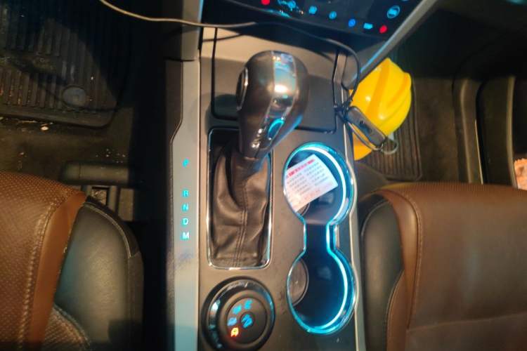 Used Ford Explorer 2013 3.5L Deluxe Model Gear Lever