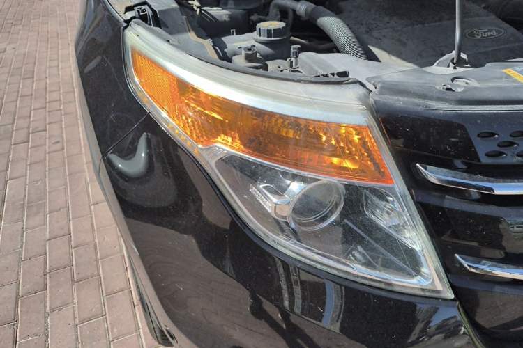 Used Ford Explorer 2013 3.5L Deluxe Model Right Front Headlight