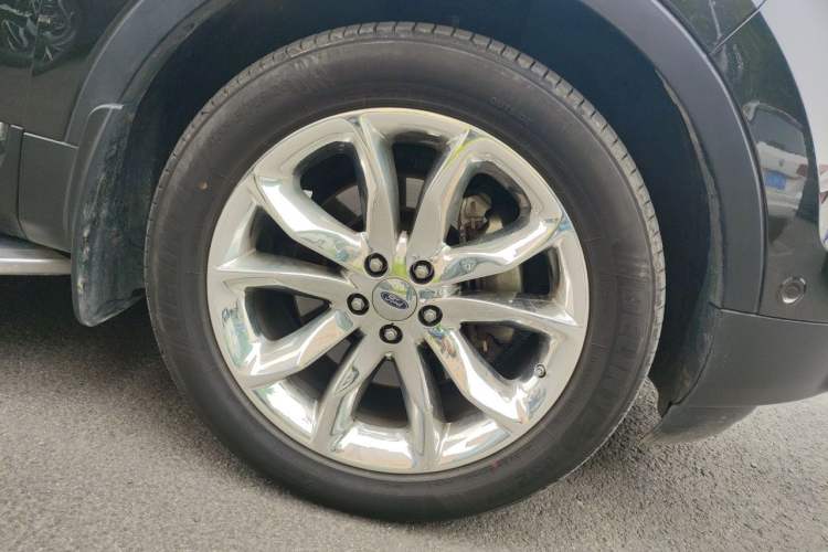 Used Ford Explorer 2013 3.5L Deluxe Model Right Front Wheel Hub