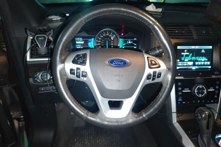 Used Ford Explorer 2013 3.5L Deluxe Model Steering Wheel