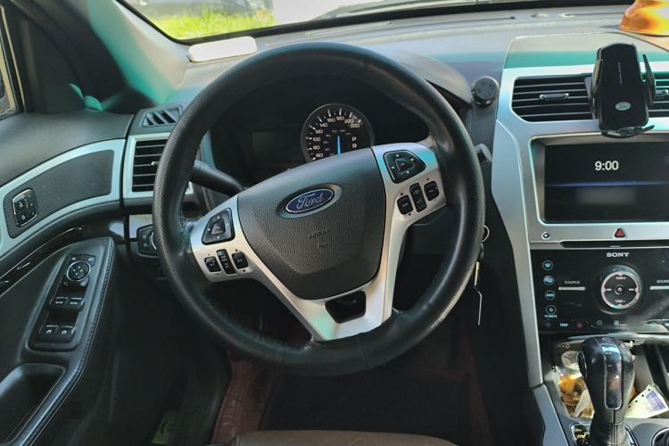 Used Ford Explorer 2013 3.5L Deluxe Model Steering Wheel