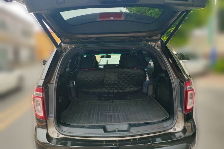 Used Ford Explorer 2013 3.5L Deluxe Model Trunk