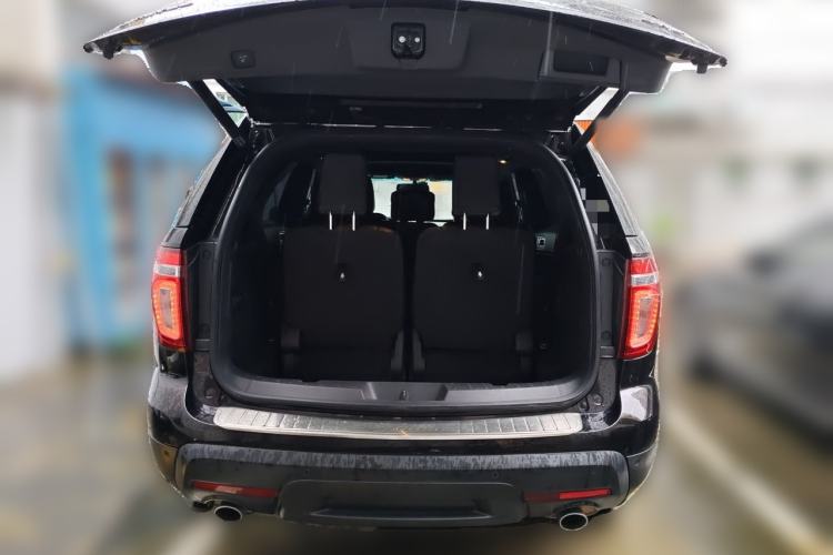 Used Ford Explorer 2013 3.5L Deluxe Model Trunk