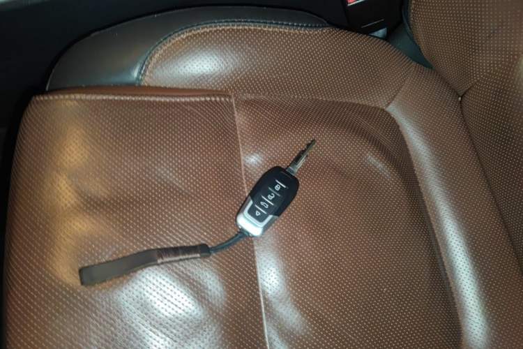 Used Ford Explorer 2013 3.5L Deluxe Model Vehicle Key