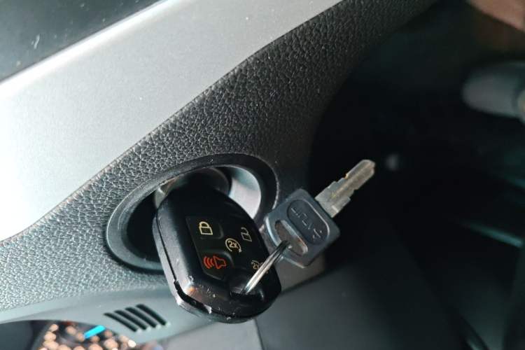 Used Ford Explorer 2013 3.5L Deluxe Model Vehicle Key