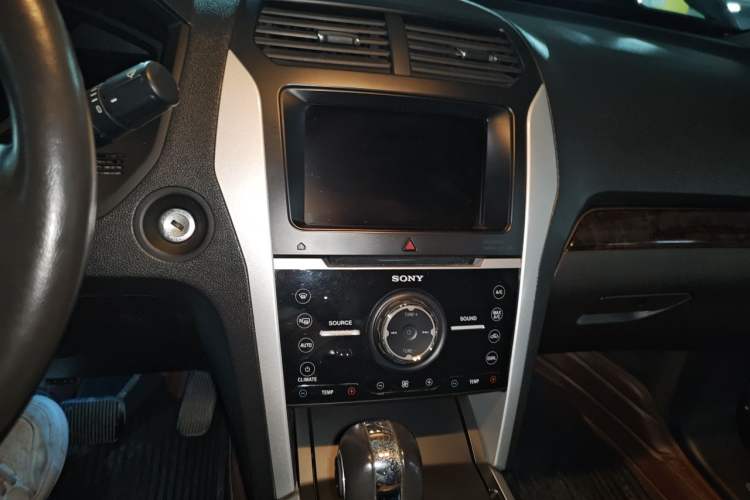 Used Ford Explorer 2013 3.5L Deluxe Model Audio And AC Panel
