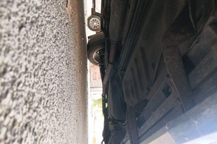 Used Ford Explorer 2013 3.5L Deluxe Model Chassis Front Left