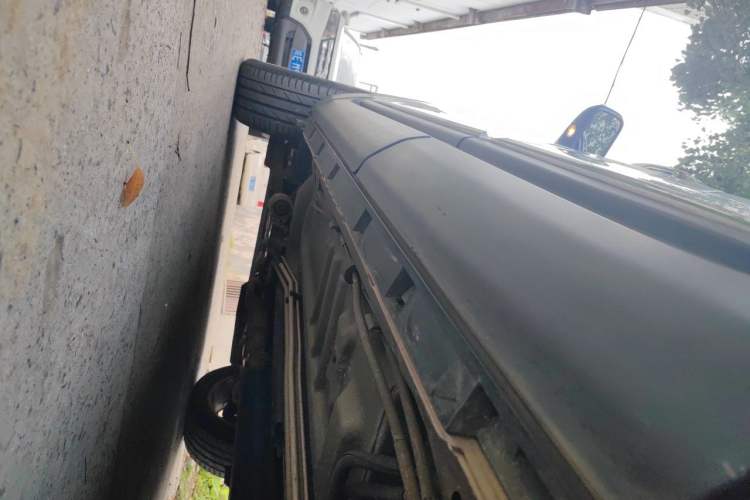 Used Ford Explorer 2013 3.5L Deluxe Model Chassis Rear Left