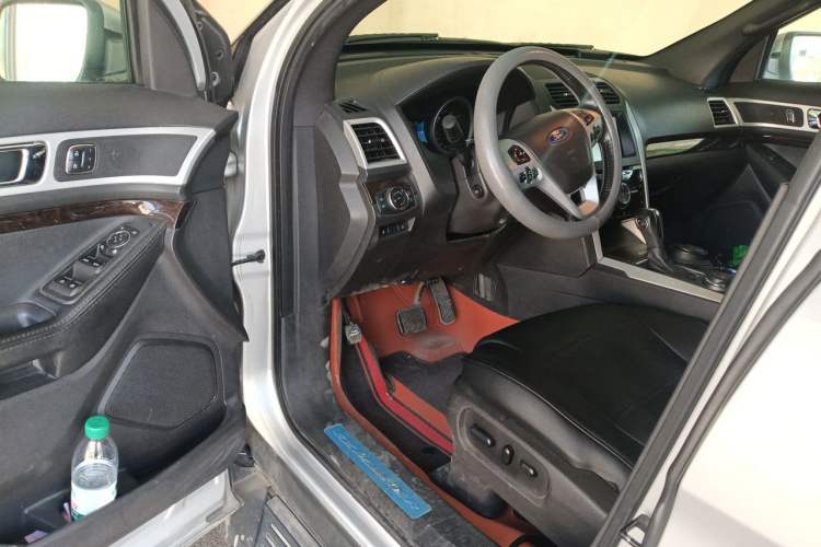 Used Ford Explorer 2013 3.5L Deluxe Model Driver Seat
