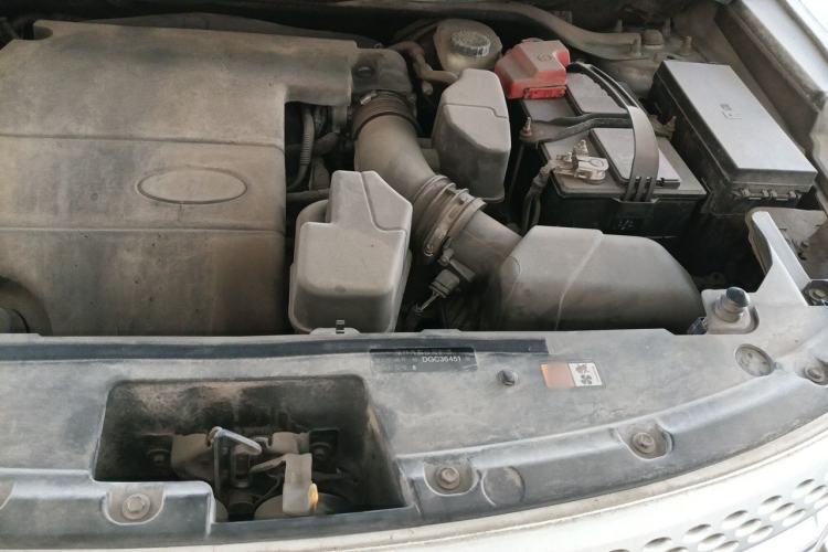 Used Ford Explorer 2013 3.5L Deluxe Model Engine Bay Left