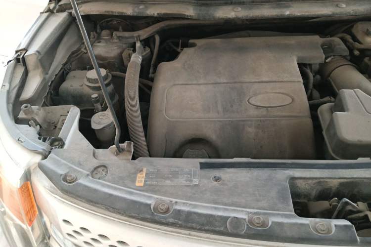 Used Ford Explorer 2013 3.5L Deluxe Model Engine Bay Right