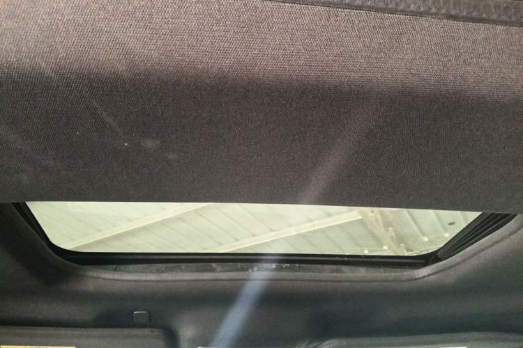 Used Ford Explorer 2013 3.5L Deluxe Model Headliner