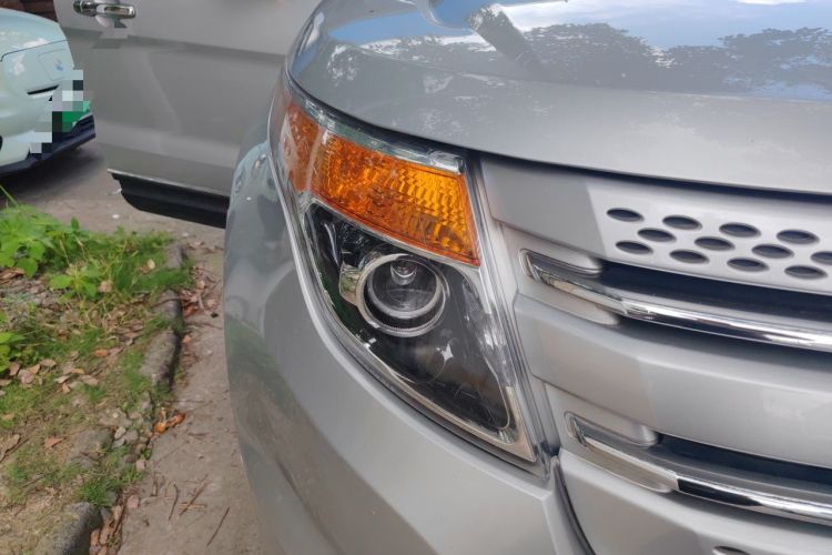 Used Ford Explorer 2013 3.5L Deluxe Model Right Front Headlight