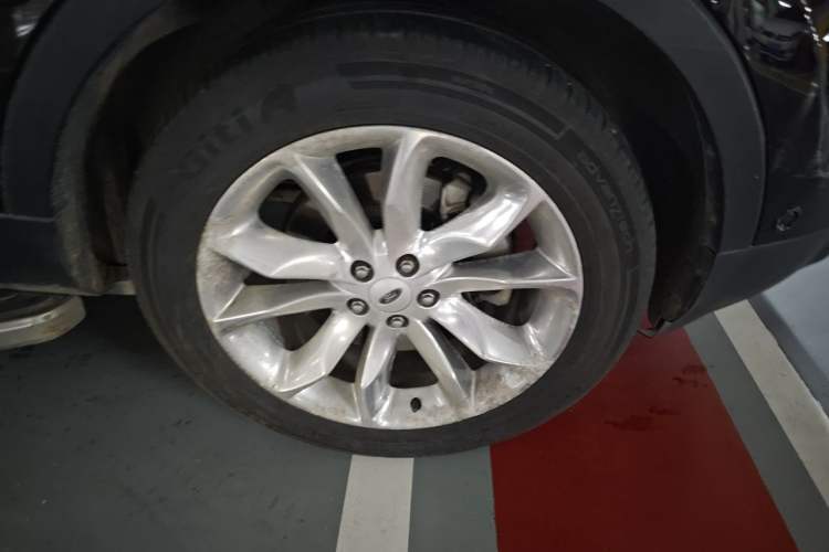 Used Ford Explorer 2013 3.5L Deluxe Model Right Front Wheel Hub