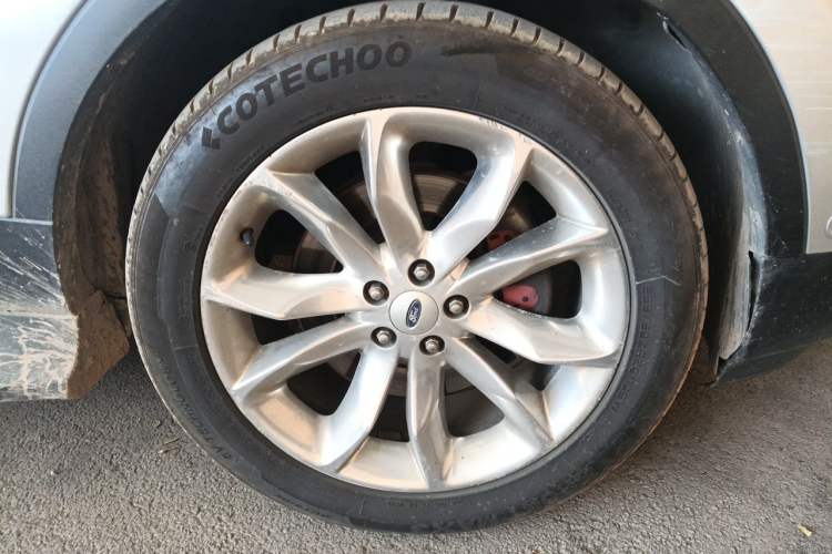 Used Ford Explorer 2013 3.5L Deluxe Model Right Front Wheel Hub