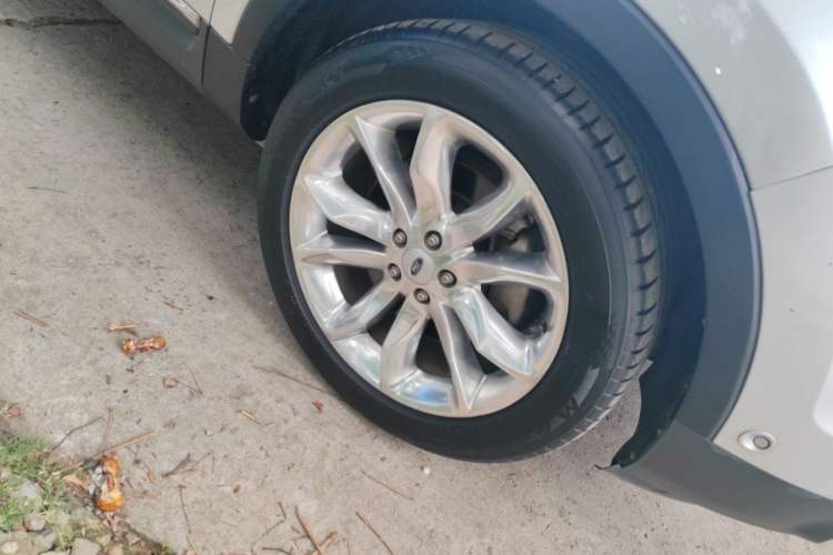 Used Ford Explorer 2013 3.5L Deluxe Model Right Front Wheel Hub