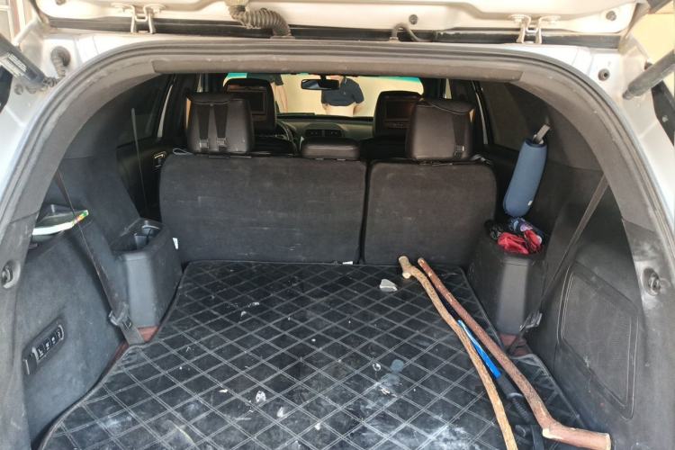 Used Ford Explorer 2013 3.5L Deluxe Model Trunk
