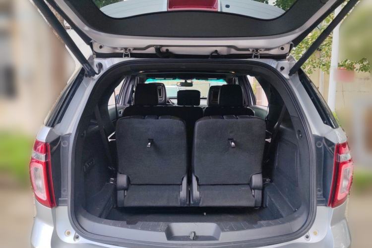 Used Ford Explorer 2013 3.5L Deluxe Model Trunk