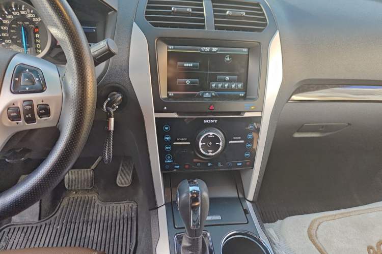 Used Ford Explorer 2013 3.5L Deluxe Model Audio And AC Panel