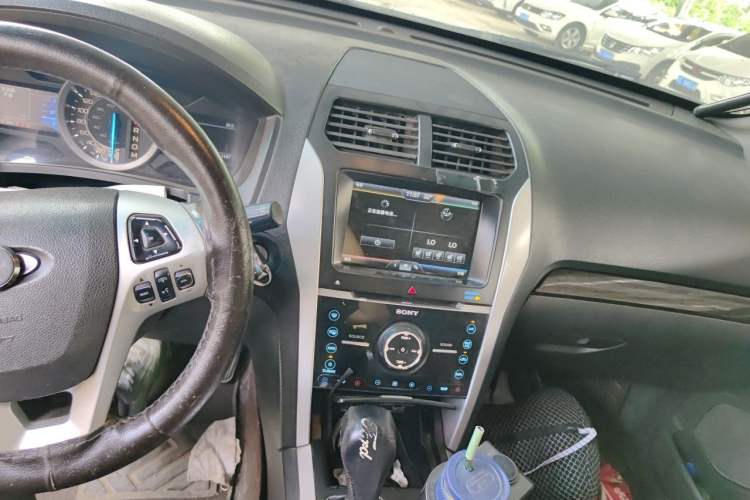 Used Ford Explorer 2013 3.5L Deluxe Model Audio And AC Panel
