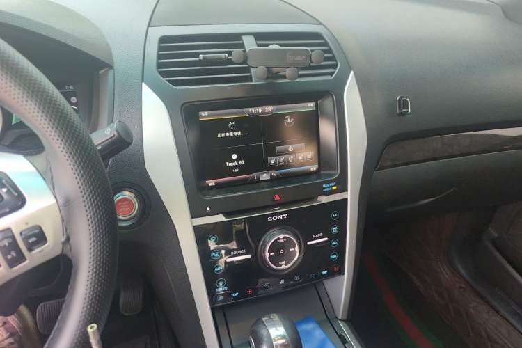 Used Ford Explorer 2013 3.5L Deluxe Model Audio And AC Panel