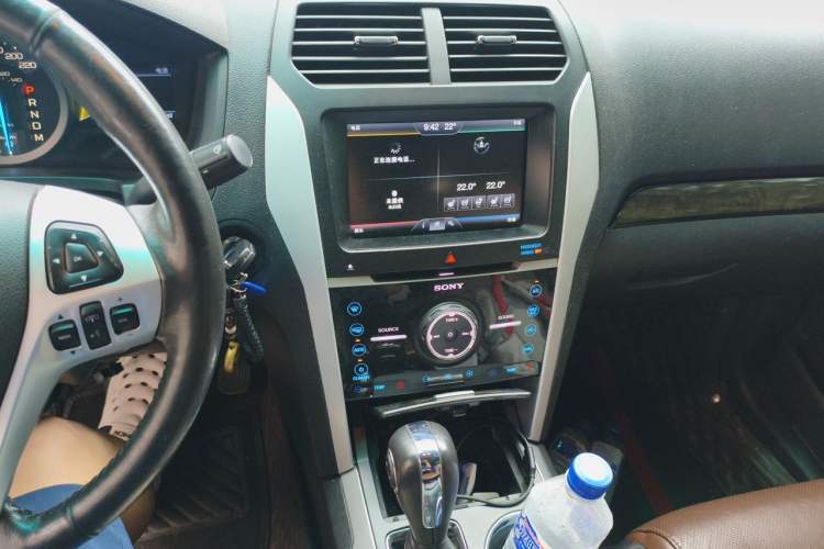 Used Ford Explorer 2013 3.5L Deluxe Model Audio And AC Panel