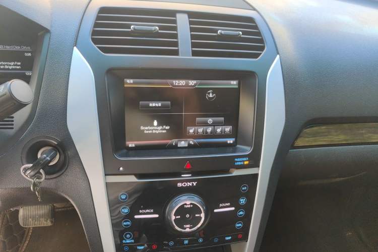 Used Ford Explorer 2013 3.5L Deluxe Model Audio And AC Panel