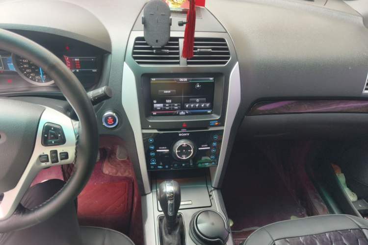 Used Ford Explorer 2013 3.5L Deluxe Model Audio And AC Panel