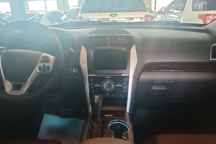 Used Ford Explorer 2013 3.5L Deluxe Model Audio And AC Panel