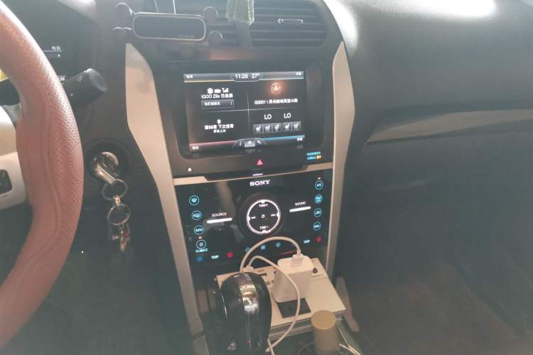Used Ford Explorer 2013 3.5L Deluxe Model Audio And AC Panel
