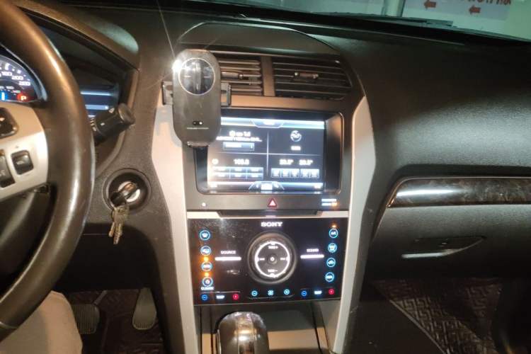 Used Ford Explorer 2013 3.5L Deluxe Model Audio And AC Panel