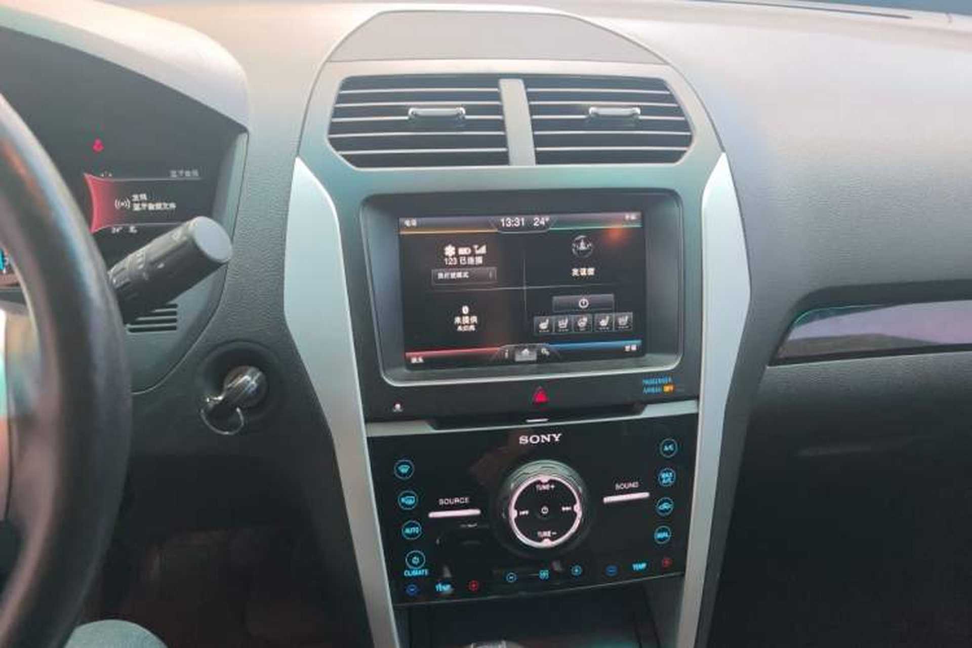Used Ford Explorer 2013 3.5L Deluxe Model Audio And AC Panel