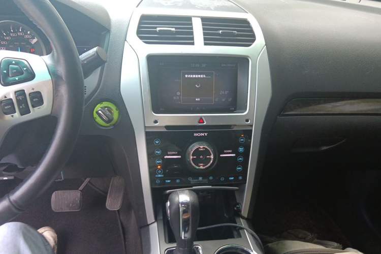 Used Ford Explorer 2013 3.5L Deluxe Model Audio And AC Panel