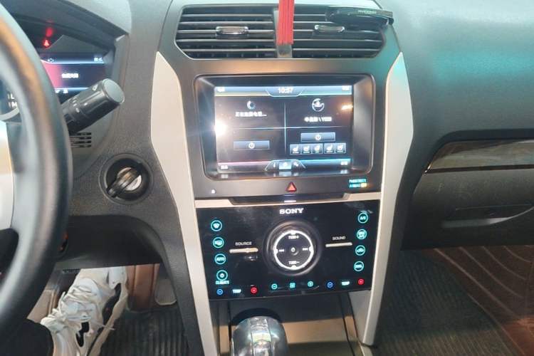 Used Ford Explorer 2013 3.5L Deluxe Model Audio And AC Panel