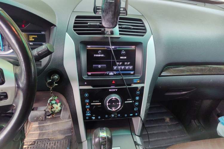 Used Ford Explorer 2013 3.5L Deluxe Model Audio And AC Panel
