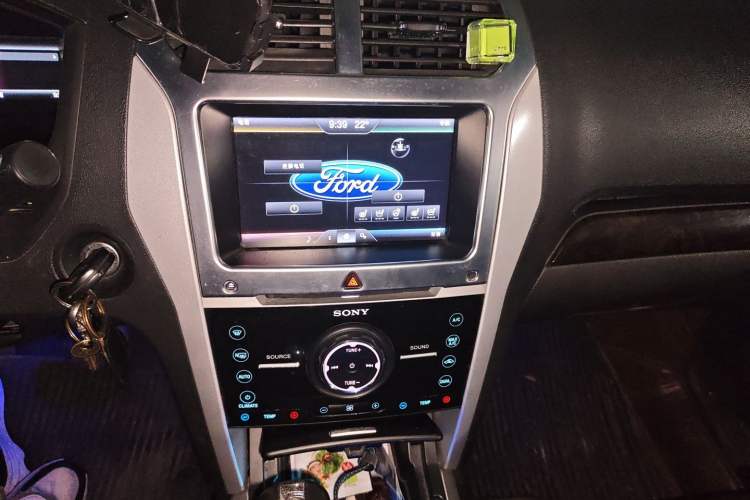 Used Ford Explorer 2013 3.5L Deluxe Model Audio And AC Panel