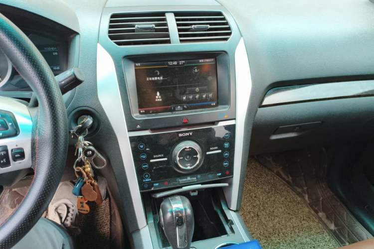 Used Ford Explorer 2013 3.5L Deluxe Model Audio And AC Panel