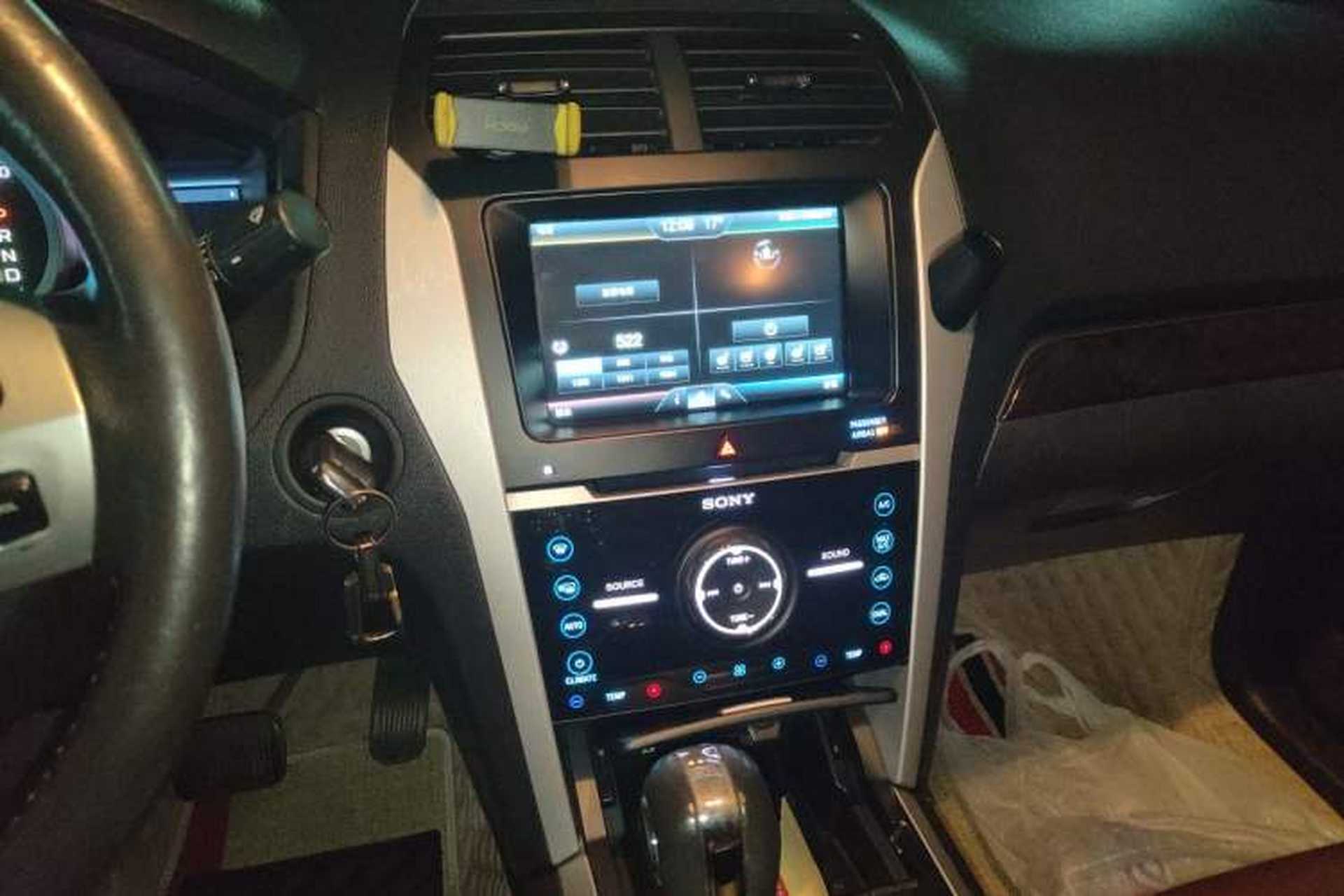 Used Ford Explorer 2013 3.5L Deluxe Model Audio And AC Panel
