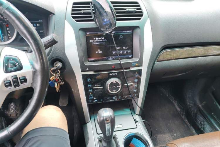 Used Ford Explorer 2013 3.5L Deluxe Model Audio And AC Panel