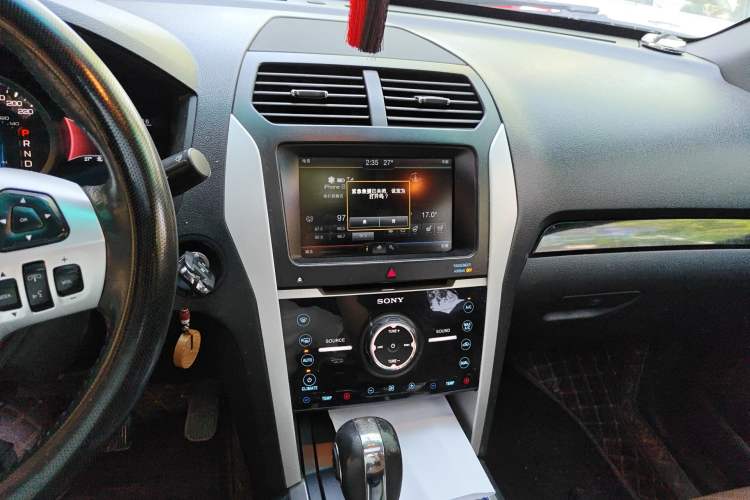 Used Ford Explorer 2013 3.5L Deluxe Model Audio And AC Panel