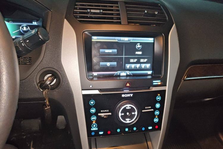 Used Ford Explorer 2013 3.5L Deluxe Model Audio And AC Panel