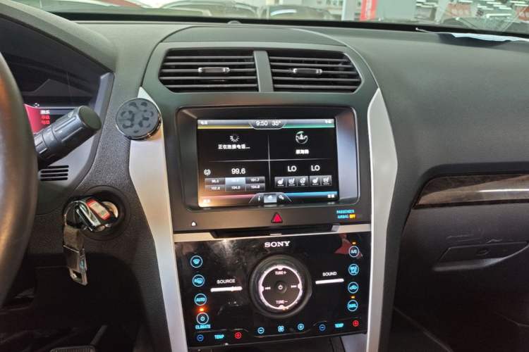 Used Ford Explorer 2013 3.5L Deluxe Model Audio And AC Panel