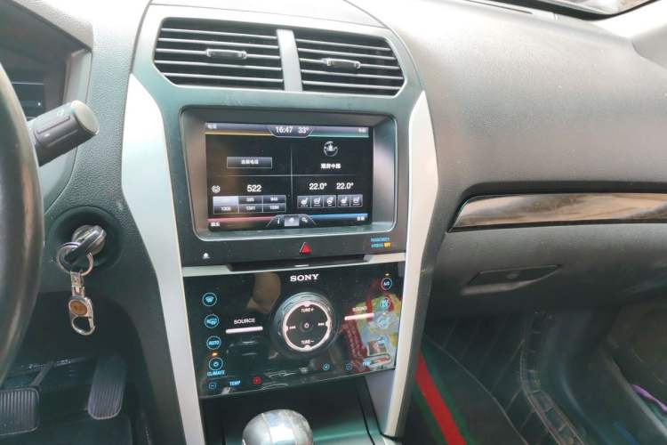 Used Ford Explorer 2013 3.5L Deluxe Model Audio And AC Panel